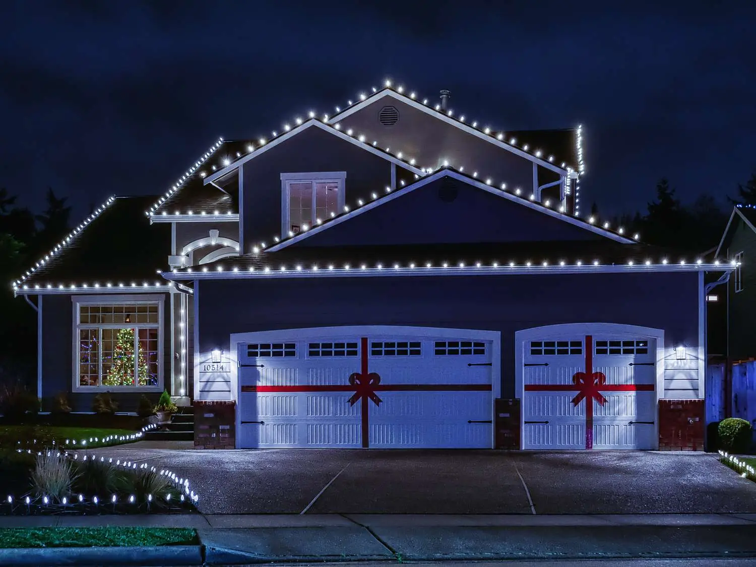 Light Up Your Holidays While Protecting Your Roof and Gutters
